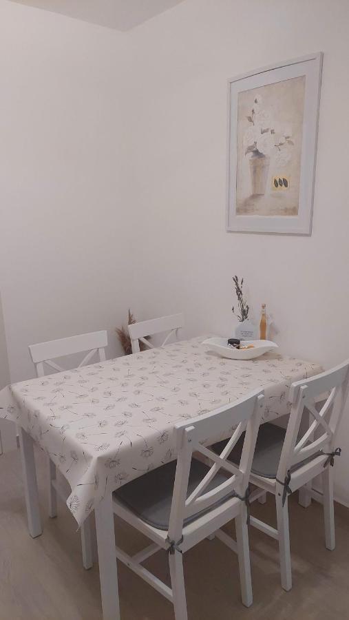 Apartma Rizana Dekani Luaran gambar